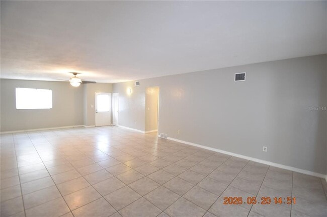 Building Photo - 8720 Flame Vine Ave