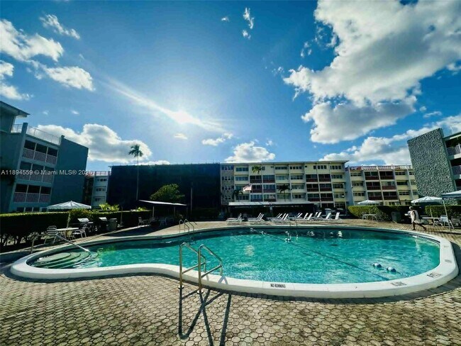 Primary Photo - 215 SE 3rd Ave