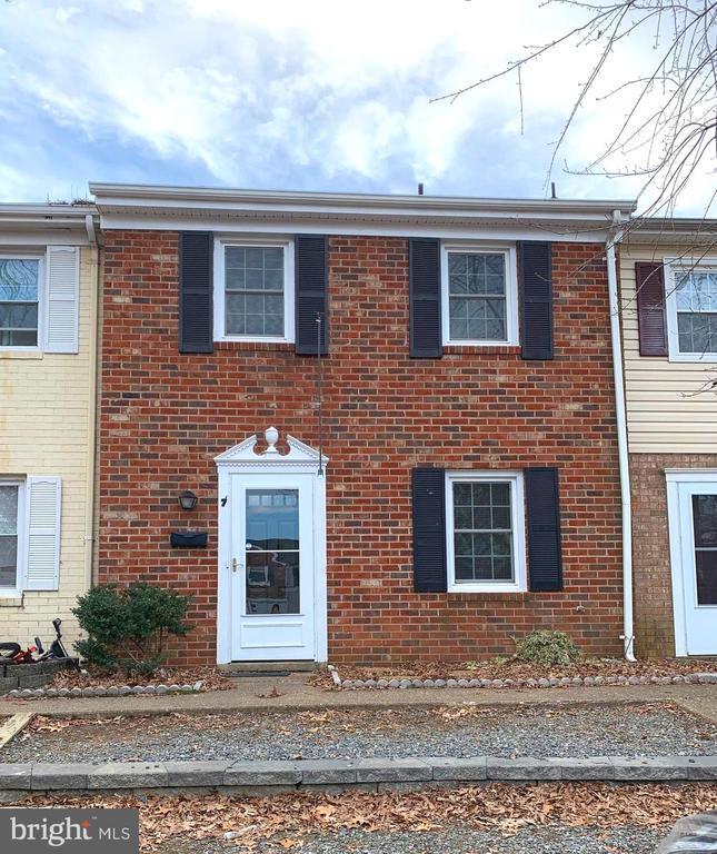 Building Photo - 7 Farrell Ln
