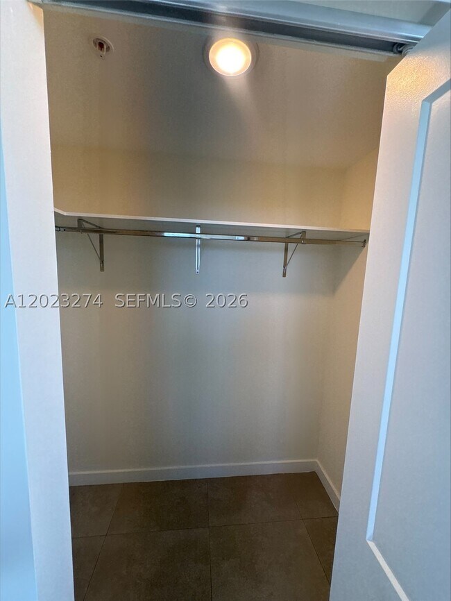 Building Photo - 16395 Biscayne Blvd