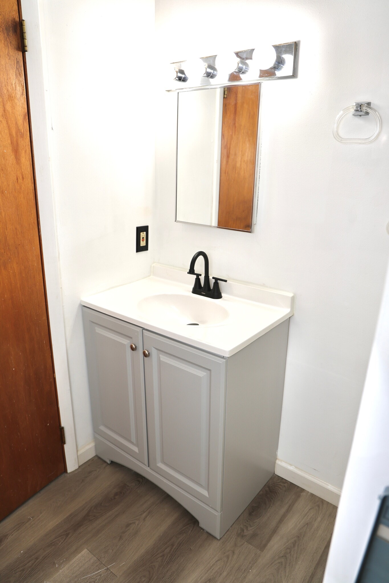 Second floor bathroom - 821 Webster Pl