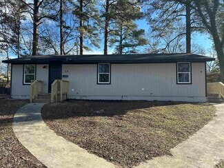 Building Photo - 6 Hiland Pl