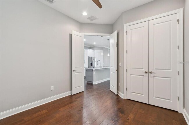 Building Photo - 403 S Melville Ave