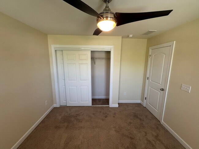 Building Photo - 5722 Lachlan Hill Ln
