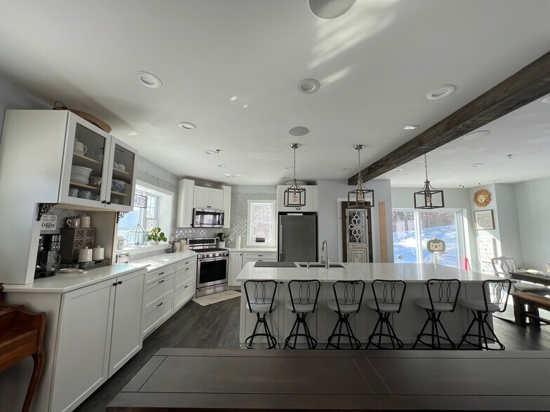 Kitchen (01) Floor 1 - 41 Zapora Dr