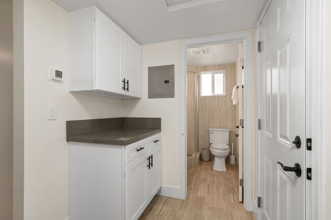 Building Photo - Beachside 3BR Home | Remodeled | AC | Garage Parking | Walk to Boardwalk