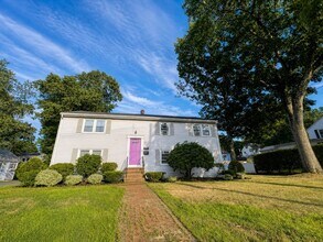 Building Photo - 128 Norfolk St