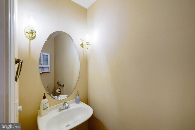 Building Photo - 303 Inspiration Ln