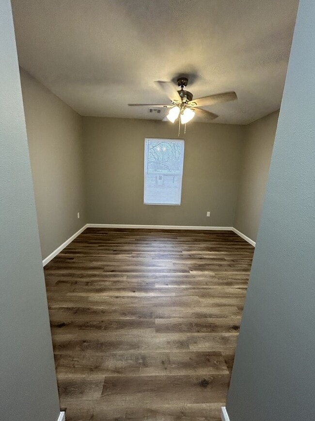 Building Photo - 518 E Monroe St