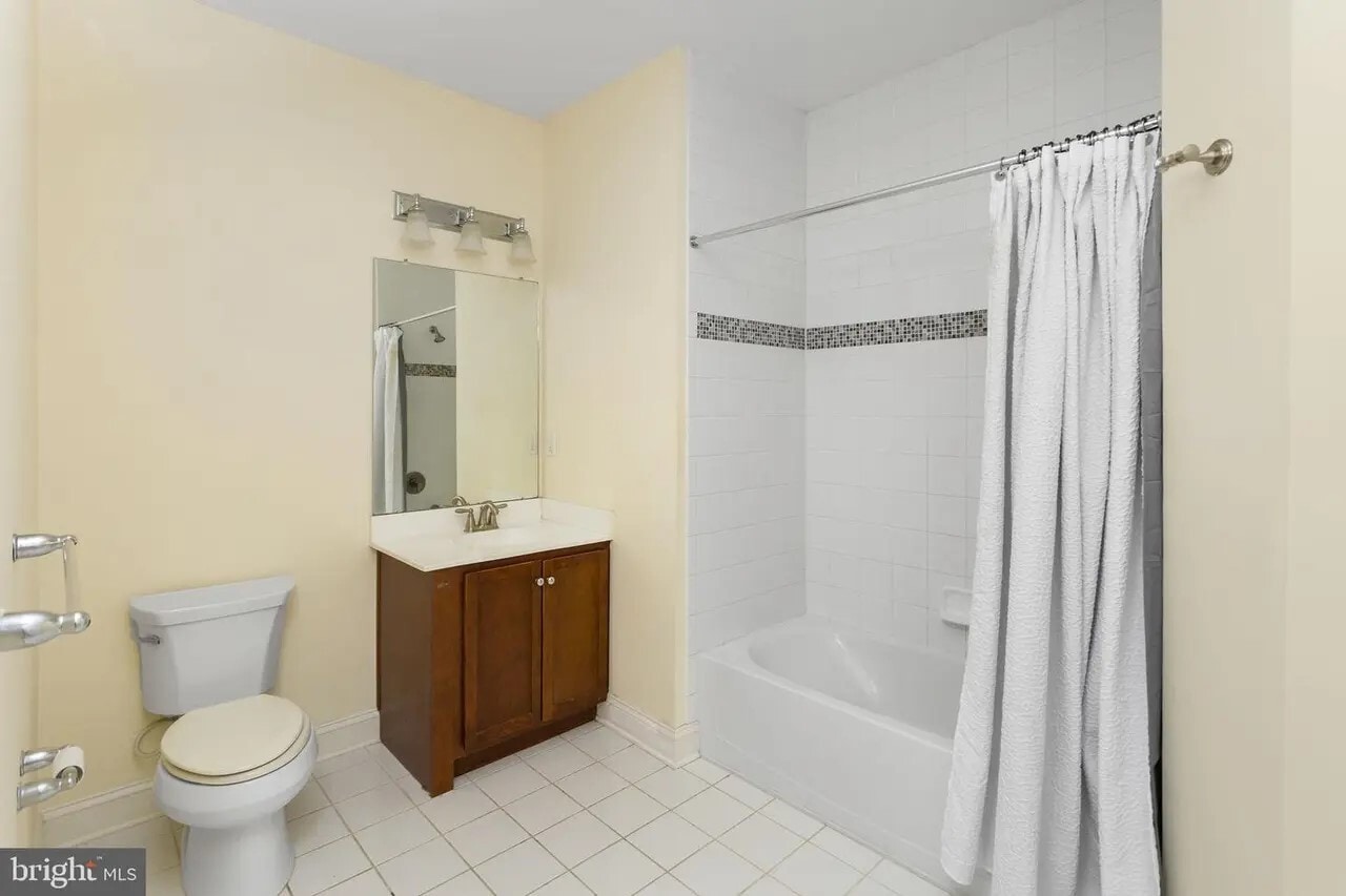 Bathroom - 968 Robbinsville Edinburg Rd