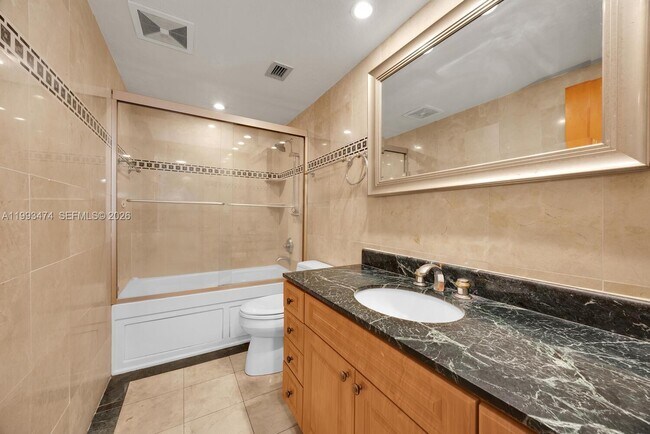 Building Photo - 100 Edgewater Dr