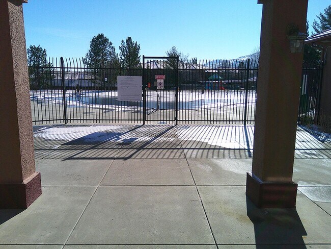 Building Photo - SilverCreek Distinctive Attached 1 BR Home