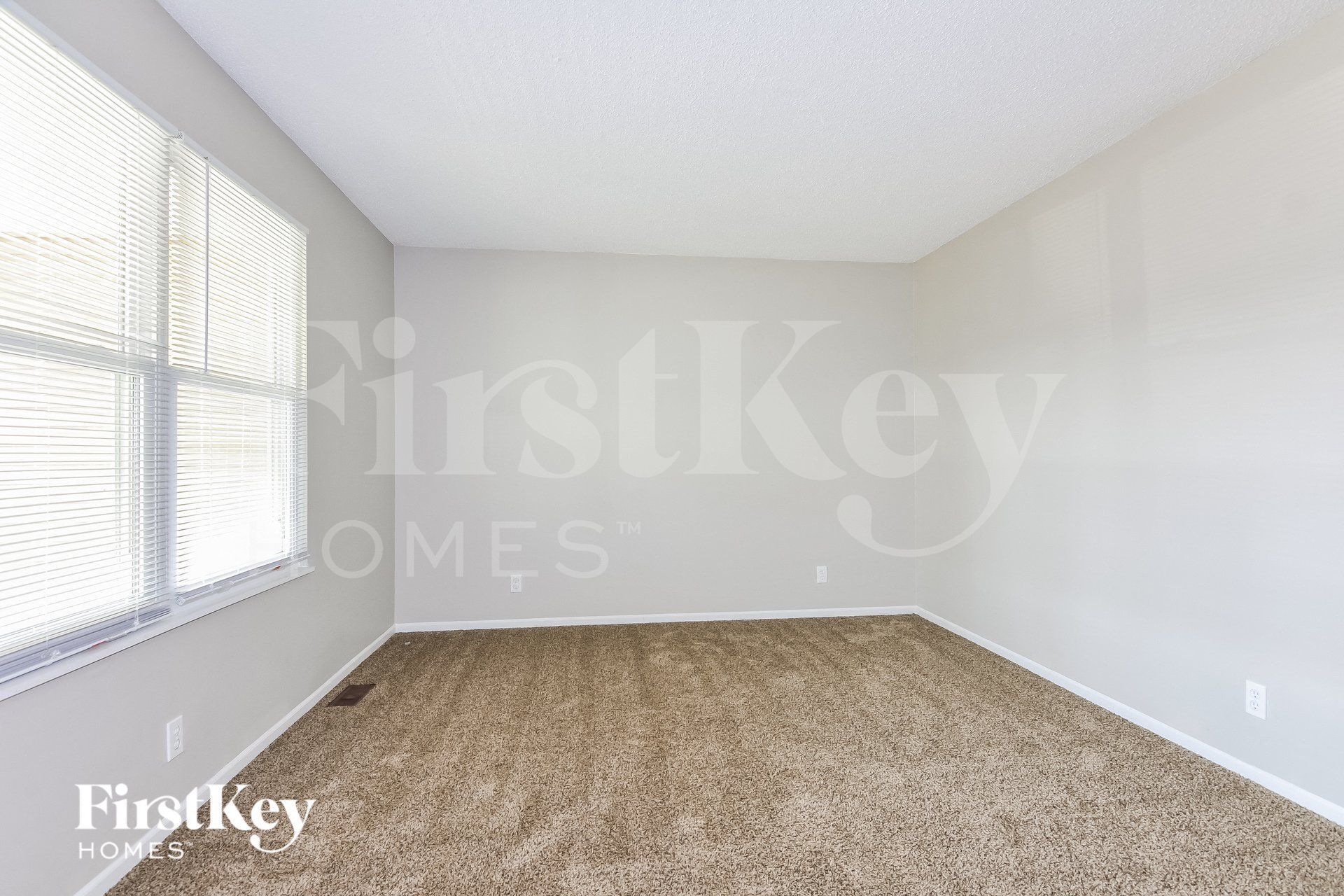 Building Photo - 37 Westbrook Dr