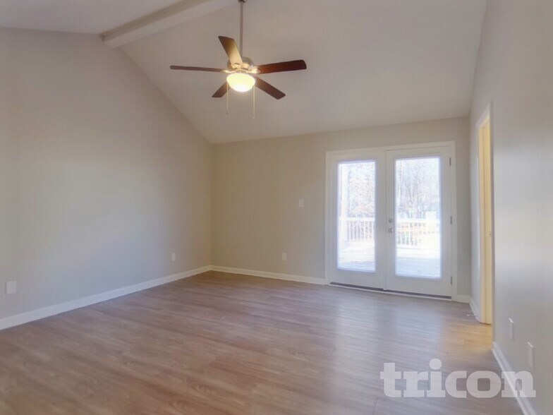 Building Photo - 1305 Rock Knoll Dr