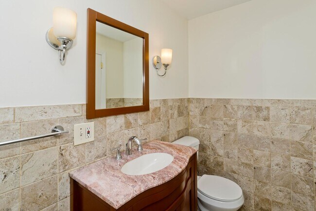 Building Photo - 181 State St