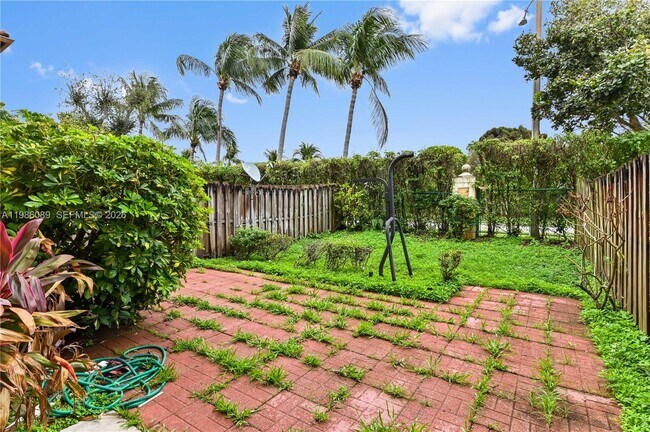 Building Photo - 5043 SW 140th Terrace