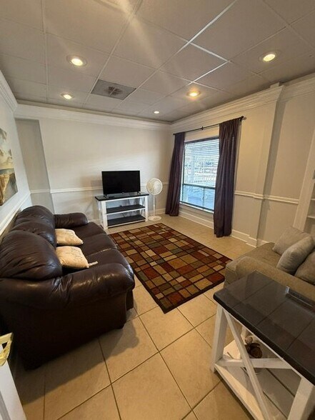 Building Photo - 815 Bayshore Dr