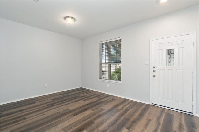 Building Photo - 2277 Green Meadows Ln