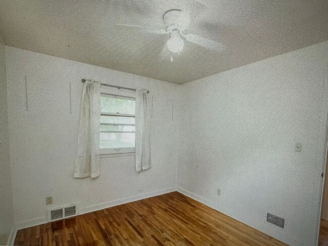 Building Photo - 1521 Patton Ave