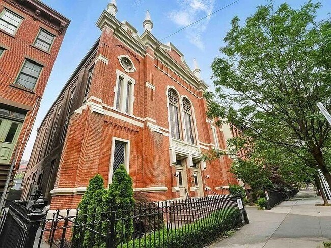 Building Photo - 304 Pavonia Ave