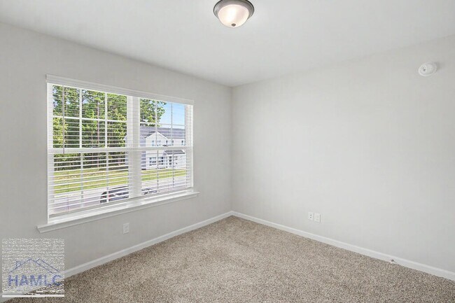 Building Photo - 319 Herty Ln