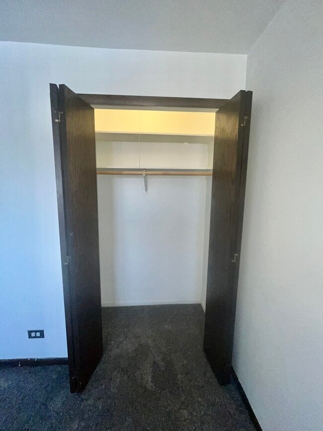 Building Photo - 1601 Downs Dr