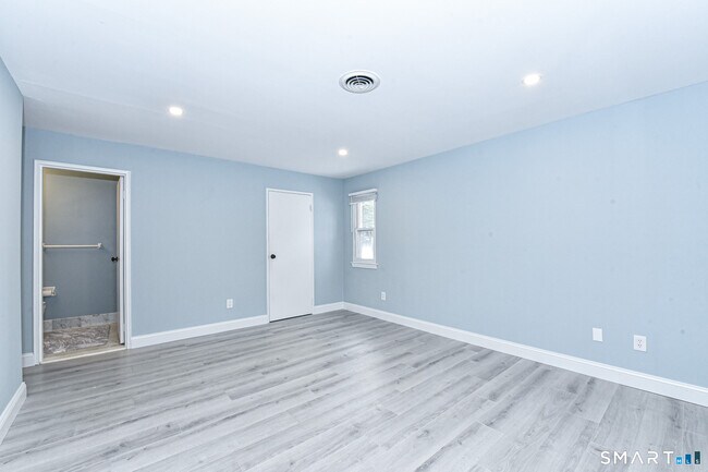 Building Photo - 28 Mill Hill Rd