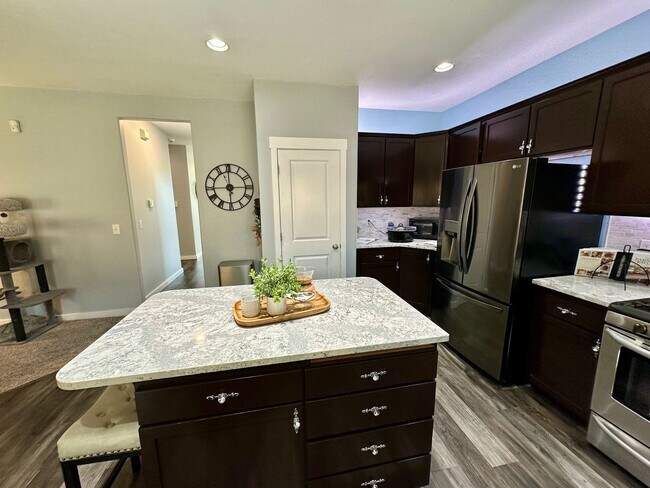 Building Photo - Charming 6 beds 2.5 bath house in Bothell!