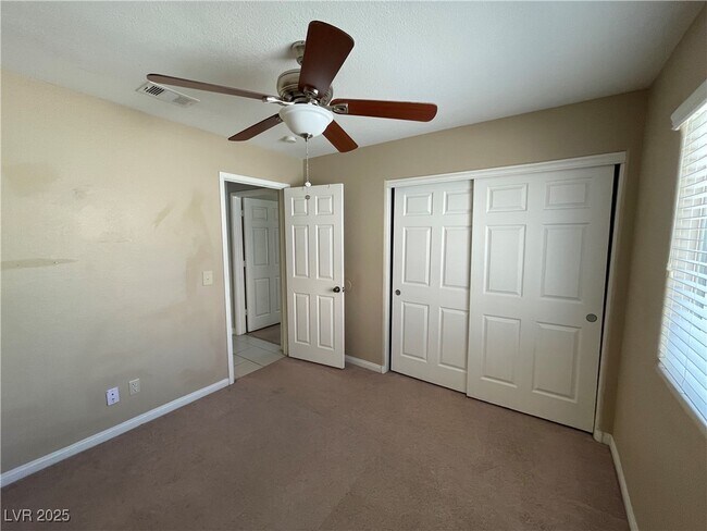 Building Photo - 1332 Royal Creek