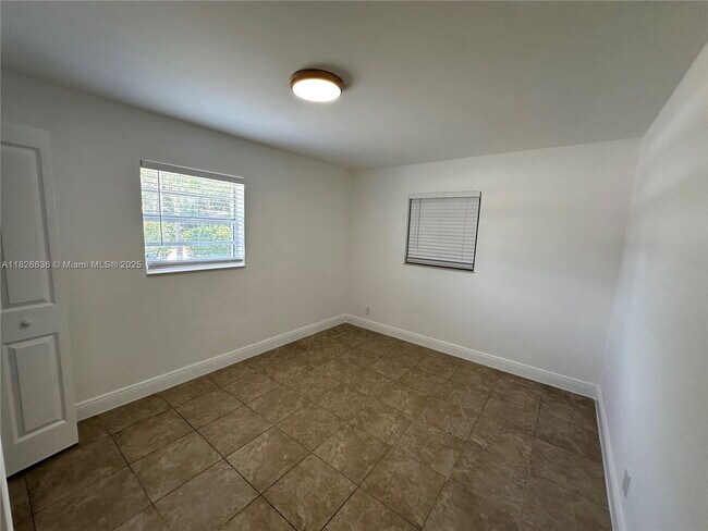 Building Photo - 4830 SW 41st Ave