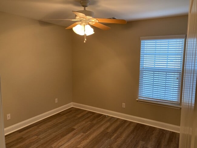 Building Photo - 152 Scarlett Ln
