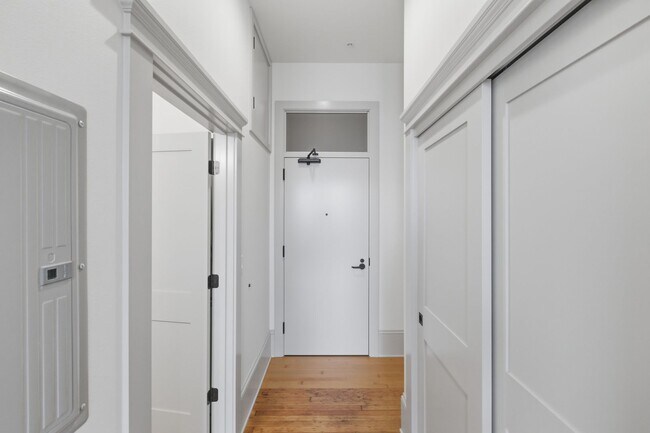 Building Photo - WINTER SPECIAL - NEWLY RENOVATED DOWNTOWN SALEM STUDIO