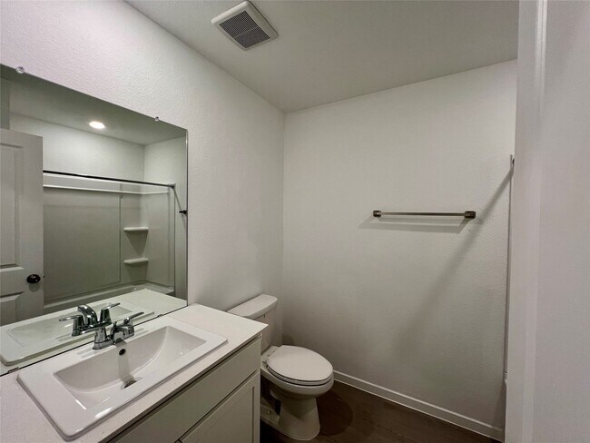 Building Photo - 15716 Plum Brk Dr
