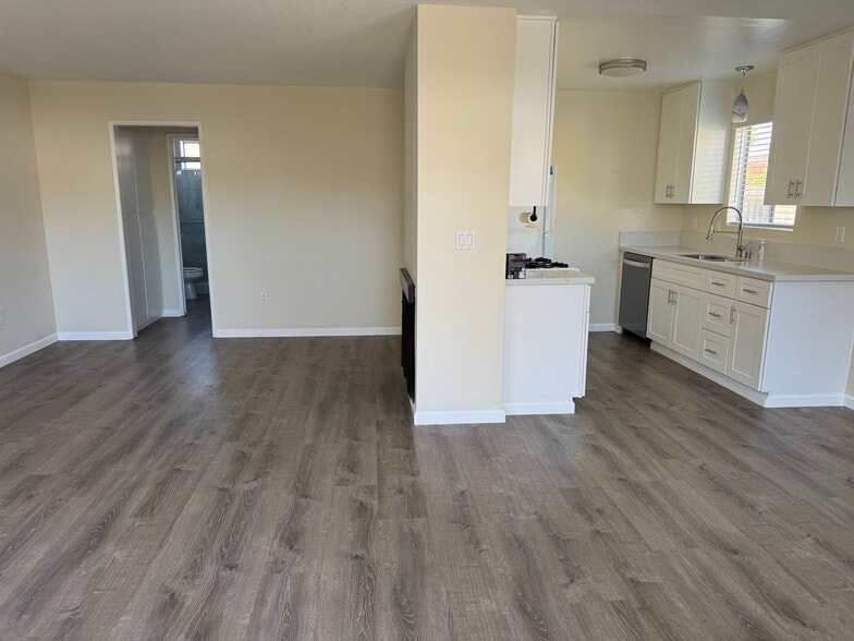 Building Photo - 16702 Sims Ln