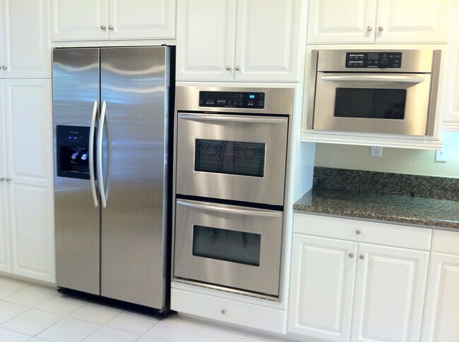 Building Photo - 1455 Windshore Way