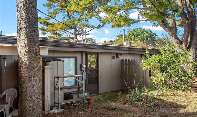 Building Photo - 6600 6th Street Frontage Rd E