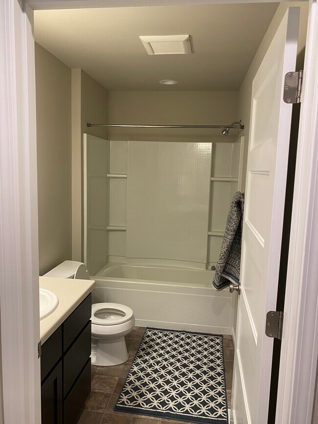 Building Photo - 604 Sugar Maple Ln