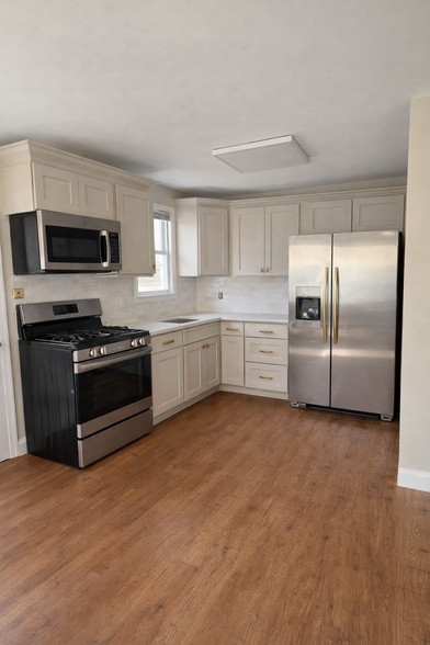 Building Photo - 2209 Shore Dr