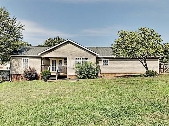 Building Photo - 145 Hillsborough Ln