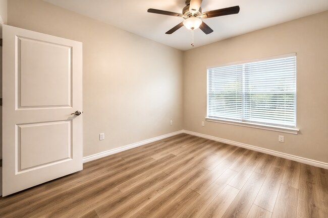 Building Photo - AVAILABLE NOW; APPLY AT OUR WEBSITE TODAY!!