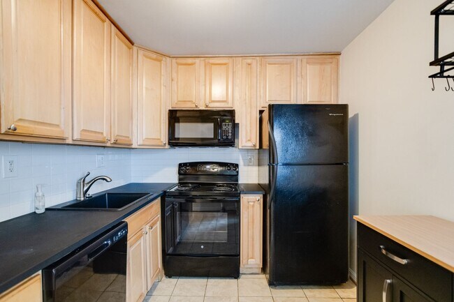 Building Photo - Crofton Condo For Rent