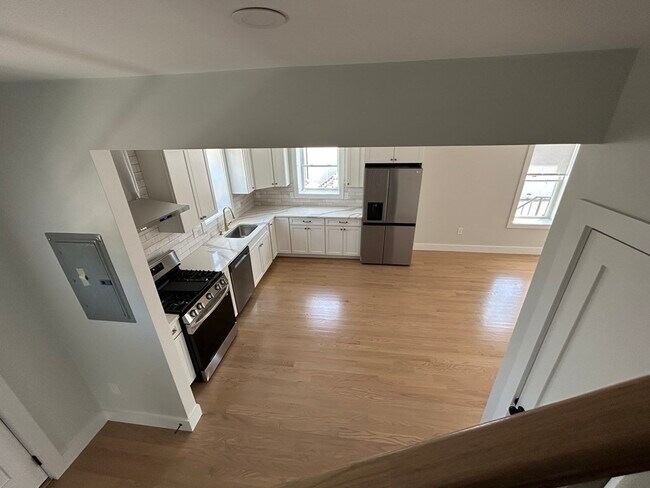 Building Photo - 150 Rumney Rd