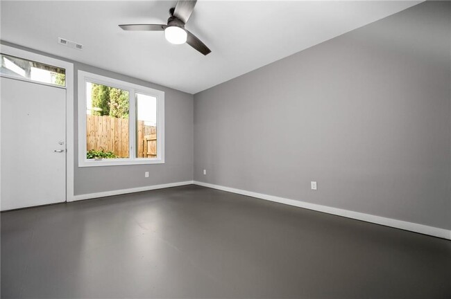 Building Photo - 1360 Peter Haughton Way