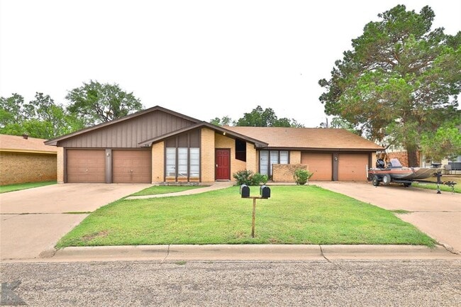 Primary Photo - 1027 Ruswood Dr