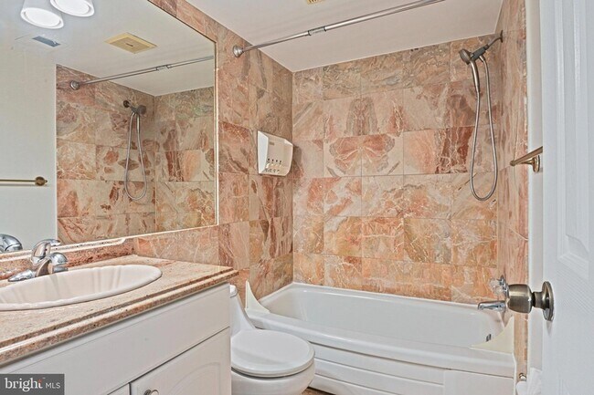 Building Photo - 7857 Enola St