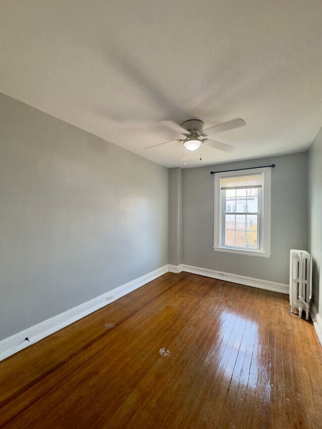 Building Photo - Charming 3 Bedroom/2 Bathroom Townhome in Ednor Gardens-Lakeside, MD!