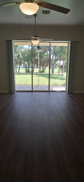 Building Photo - 289 Rotonda Blvd W