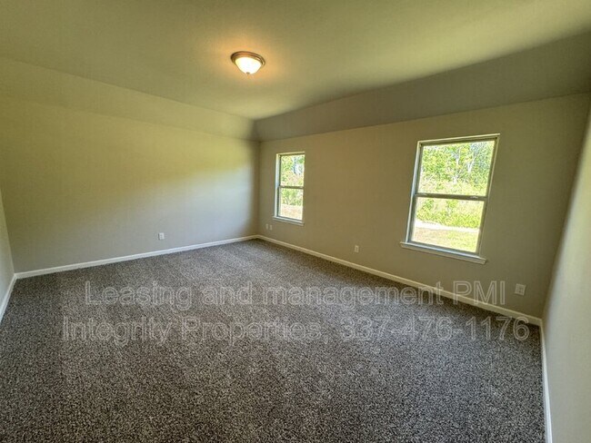 Building Photo - 231 S Lakepointe Dr