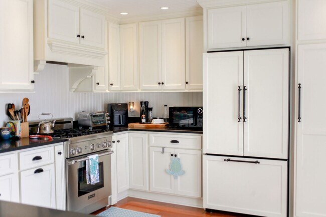 Building Photo - Beautiful Single Family Home in Willoughby Beach!!