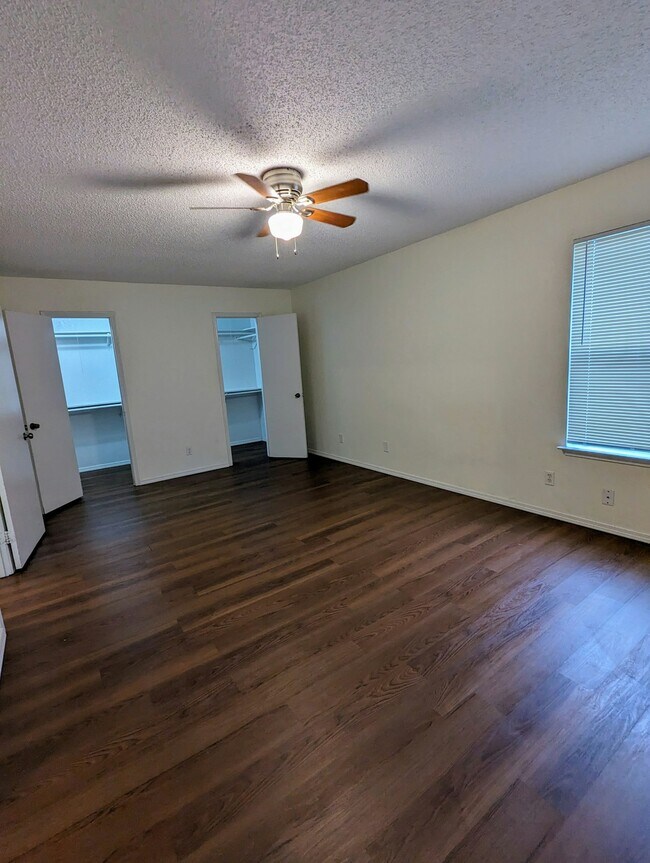 Building Photo - 8109 Foxfire Ln